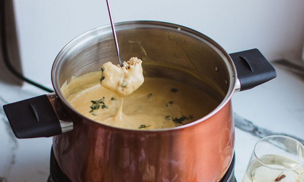 Hier eet je de lekkerste kaasfondue van Amsterdam!