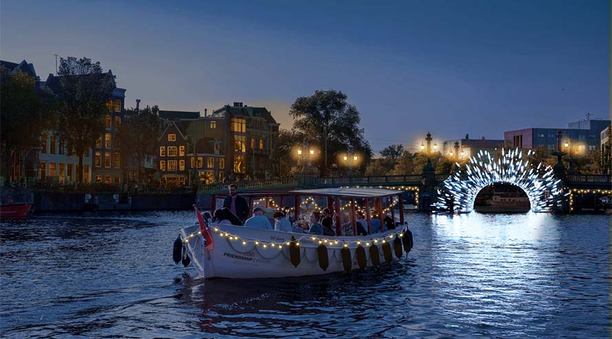 Amsterdam Light Festival: ‘Ervaar de betovering van de stad met Rederij Friendship Amsterdam’