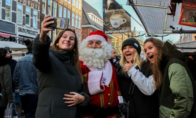 De Albert Cuypmarkt omgetoverd tot magische kerstmarkt